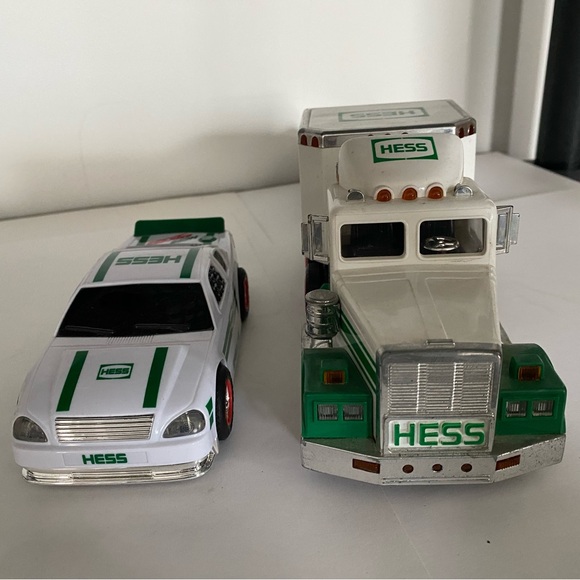 1995 HESS TRANSPORTER & RACE CAR - Picture 3 of 7